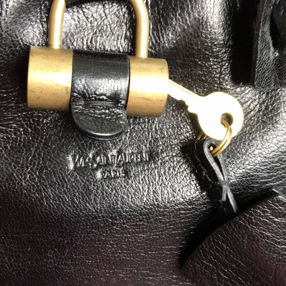 Yves Saint Laurent Authentic Large Bag size 17x13x6 - Picture 3 of 16